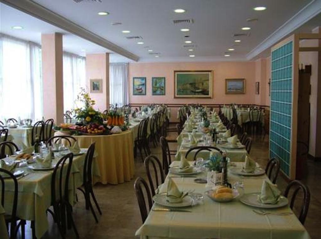 Hotel Acerboli Rímini Exterior foto